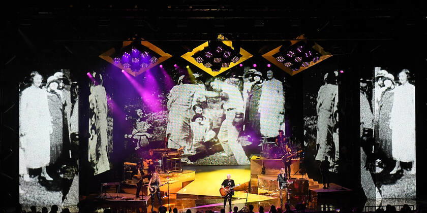 July 30, 2022, Mountain View, CA, USA: The Chicks - Emily Strayer, Natalie Maines and Martie Maguire perform at Shoreline Amphitheatre on July 30, 2022 in Mountain View, California. Mountain View USA - ZUMAs181 20220730_zea_s181_060 Copyright: xImagespacex