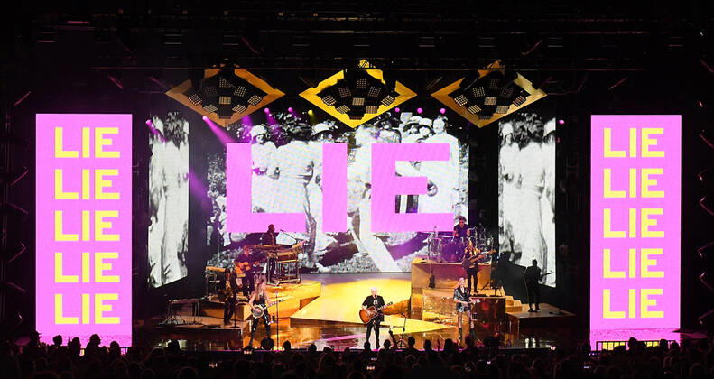 July 30, 2022, Mountain View, CA, USA: The Chicks - Emily Strayer, Natalie Maines and Martie Maguire perform at Shoreline Amphitheatre on July 30, 2022 in Mountain View, California. Mountain View USA - ZUMAs181 20220730_zea_s181_061 Copyright: xImagespacex