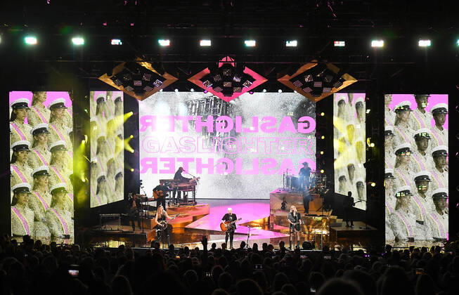 July 30, 2022, Mountain View, CA, USA: The Chicks - Emily Strayer, Natalie Maines and Martie Maguire perform at Shoreline Amphitheatre on July 30, 2022 in Mountain View, California. Mountain View USA - ZUMAs181 20220730_zea_s181_063 Copyright: xImagespacex