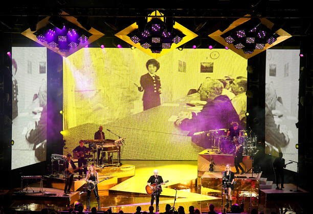 July 30, 2022, Mountain View, CA, USA: The Chicks - Emily Strayer, Natalie Maines and Martie Maguire perform at Shoreline Amphitheatre on July 30, 2022 in Mountain View, California. Mountain View USA - ZUMAs181 20220730_zea_s181_068 Copyright: xImagespacex