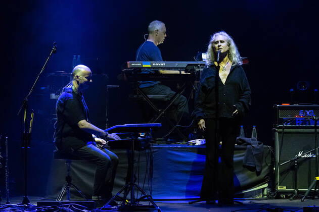 Concert of Steve Hackett, legendary guitarist of Genesis with Genesis revisited - Second out + More!Concert in Rome on 30.07.2022. Band: Steve Hackett - guitars, Roger King - keyboards Craig Blundell - drums, percussion and voice Rob Townsend - sax, flaute and percussion Jonas Reingold - bass and guitars Nad Sylvan - voice join the band Amanda Lehmann voice and guitars  Copyright: xClaudioxEnea SportReporterx xipax xLivexMediax