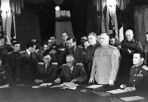 WWII ZHUKOV SPEECH DECLARATION 1727 05.06.1945 Marshal of the Soviet Union Georgy Zhukov speaking after the signing of the Declaration regarding the defeat of Germany and the assumption of supreme authority with respect to Germany by the Governments of the United States of America, the Union of Soviet Socialist Republics, the United Kingdom and the Provisional Government of the French Republic. Olga Lander Sputnik Berlin Germany  Copyright: xOlgaxLanderx