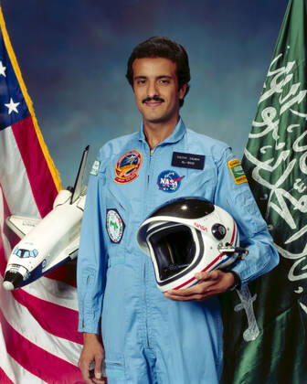 S85-33318 (1985) - Payload Specialist Sultan Salman Abdelazize Al-Saud. Copyright: xpiemagsx piemagsspace-71405 !ACHTUNG AUFNAHMEDATUM GESCHÄTZT!