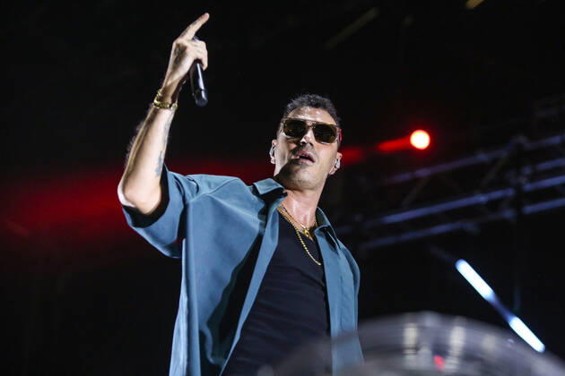 Italian rapper Marracash (Fabio Bartolo Rizzo) in concert on the stage for the Zoo Music Fest in Pescara. during Marracash - Summer Tour, Italian singer Music Concert in Pescara, Italy, August 07 2022  Copyright: xDavidexDixLallax xipa-agency.netx xLivexMediax