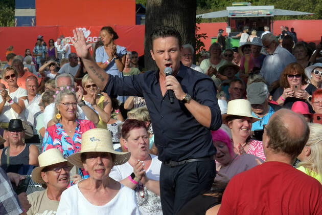 PK to the 8 th schlagerHammer 2022 Stefan Mross with Schlagerfans uind public with the 8 Schlager Hammer, venue in ORANIENBURG at the Orangerie Berlin 13 08 2022 Photopress Mueller Photopress Mueller