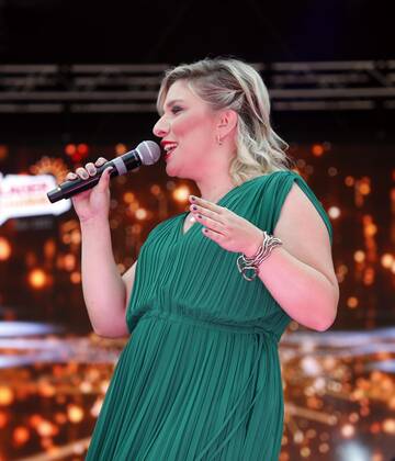 Laura Wilde at the Schlager Radio Schlager Hammer Tour 2022 in Oranienburg