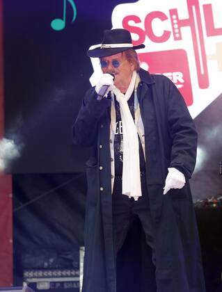 Frank Zander at the Schlager Radio Schlager Hammer Tour 2022 in Oranienburg
