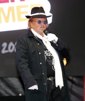 Frank Zander at the Schlager Radio Schlager Hammer Tour 2022 in Oranienburg