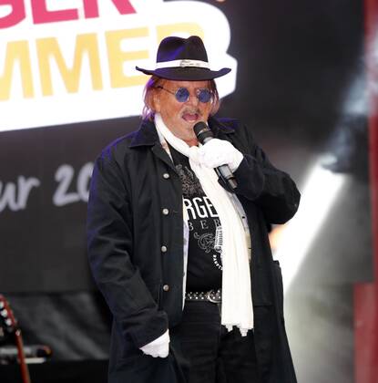 Frank Zander at the Schlager Radio Schlager Hammer Tour 2022 in Oranienburg