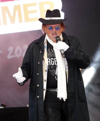 Frank Zander at the Schlager Radio Schlager Hammer Tour 2022 in Oranienburg