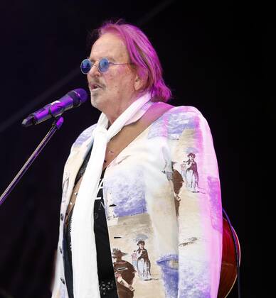 Frank Zander at the Schlager Radio Schlager Hammer Tour 2022 in Oranienburg