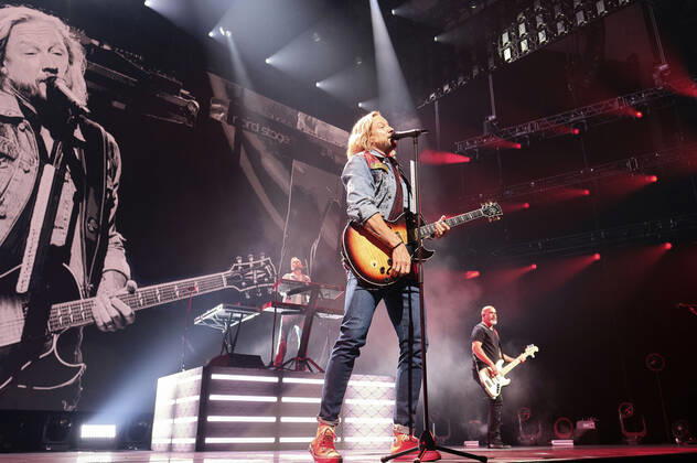 Osmo Ikonen, Samu Haber, and Raul Ruutu of Sunrise Avenue live at a Thank You For Everything The Final Tour concert at ZAG Arena Hannover, Germany, 14 08 2022 Foto:xU.xStammx xFuturexImage