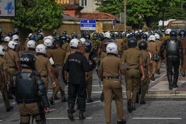 Sri Lanka Political Unrest Police use water canon and tear gas to disperse sri lankan university students during a demonstration. August 18, 2022 Colombo, Sri Lanka Colombo Sri Lanka  Copyright: xThilinaxKaluthotagex originalFilename: kaluthotage-notitle220818_npSTo