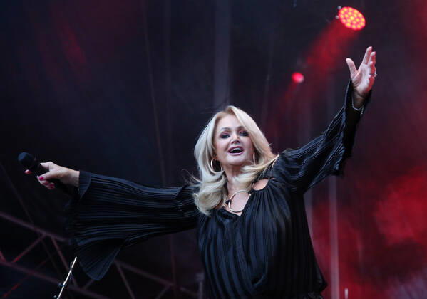 21 08 2022, Jazz and Joy Worms 2022, 31 International music festival in Worms, British pop and rock singer Bonnie Tyler on stage at the market square, zmdz Jazz and Joy 2022, Bonnie Tyler.