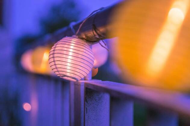  Lampions in the night: Garden party in summer, Colorful lampions outside, twilight hour, garden party, Colorful lampions outside, twilight hour, garden party, 18.02.2021, Copyright: xpatrickdaxenbichlerx Panthermedia29629016.jpg
