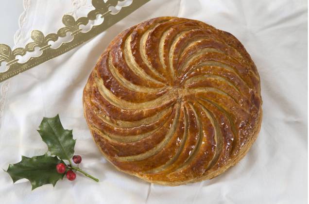 epiphany cake galette des rois , king cake , 19281754.jpg, almond, almond pastry, baked, bakery, biscuit, cake, celebration, confection, crown, decoration, dessert, epiphany, epiphany cake, festive, food, galette, holiday, king, pastry, pie, puff, recipe, slice, stuffed, sweet, traditional,