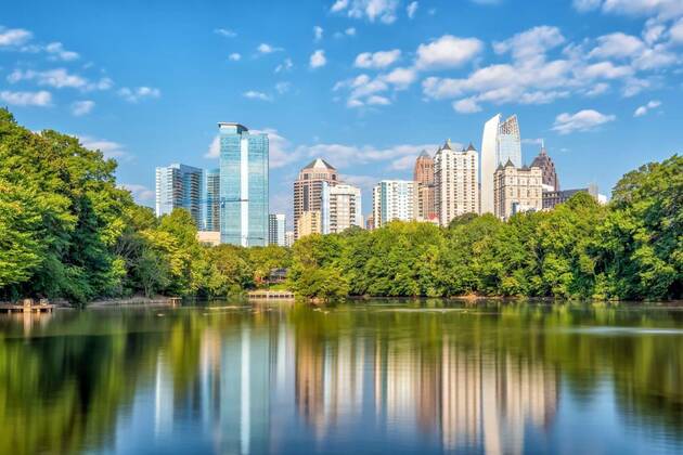 Midtown Atlanta skyline from the park, Midtown Atlanta skyline from the park in USA, 17.05.2021, Copyright: xf11photox Panthermedia30100019.jpg