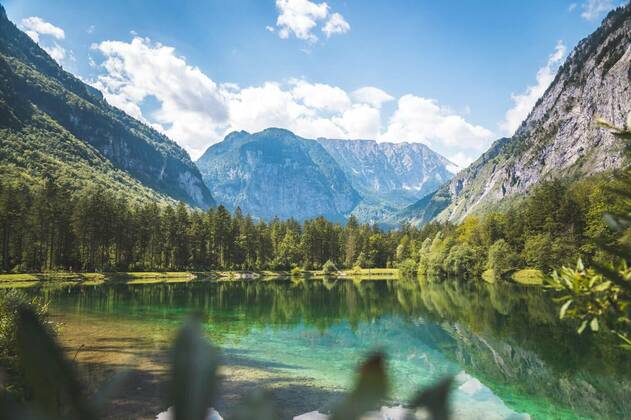 IMAGO Creative: Sommer, In den Bergen Scenic nature landscape scenery Bluntautal in Austria, summer time, Mountain lake with mountain silhouette in background, Bluntautal, summer time, Mountain lake with mountain silhouette in background, Bluntautal, summer time, 14.08.2021, Copyright: xpatrickdaxenbichlerx Panthermedia30642666.jpg