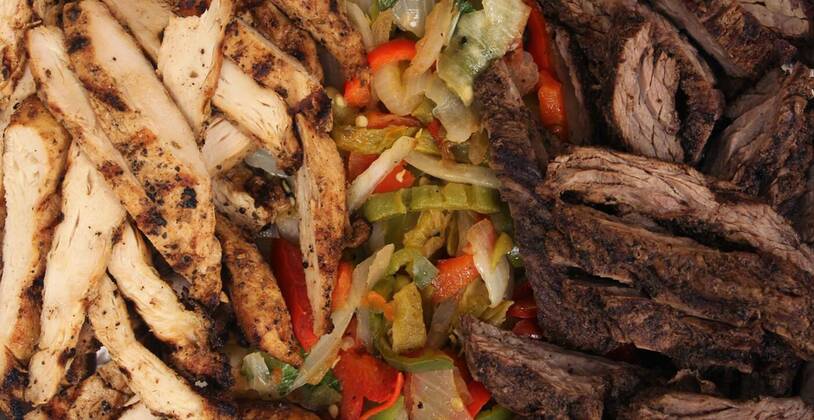 IMAGO Creative, Food, Fajita Beef and Chicken Fajita Takeout Meal Close up, Beef and Chicken Fajita Takeout Meal, 14.08.2021, Copyright: xMarti157900x Panthermedia30643049.jpg