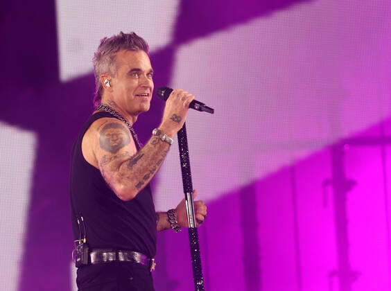 27.08.2022, Munich, GER, Bavaria Sounds, Munich, ROBBIE WILLIAMS, pictured Robbie Williams, concert,
