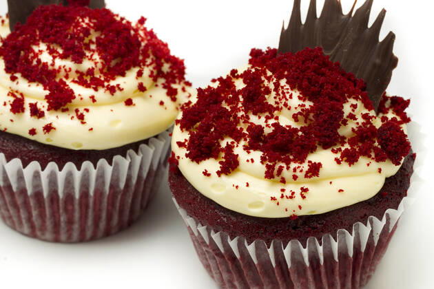 red velvet cupcakes isolated on white background , 2885517.jpg, baking, cake, chocolate, close up, color, cupcake, dessert, food, fresh, iceing, isolated, macro, nutrition, red, red velvet, sweets,