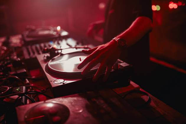 dj,turntable,nightclub,disc jockey,nightclubs,turntables,bar,club 539-kgc