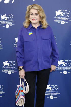 Catherine Deneuve at the photocall on the occasion of the award of the Golden Lion for Lifetime Achievement at the Biennale di Venezia 2022 79 Venice International Film Festival at Palazzo del Casino Venice, 31 08 2022. Foto:xD.xBedrosianx xFuturexImage