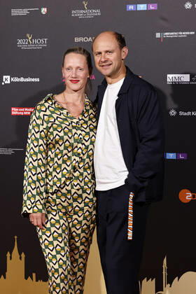 Actor Moritz Führmann with wife and actress Anna Schudt at the Cologne Emmy Cocktail 2022 on the occasion of the 16 Cologne Jury Meeting of the International Emmy at Arff Castle Cologne, 31 08 2022 NRW Germany Copyright: xChristophxHardtx