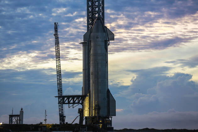 SpaceX Starship 24 At Dawn SpaceX™s current orbital class Starship prototype is seen at dawn on September 7th, 2021 at the companies South Texas facility near Brownsville, Texas. Brownsville, Texas United States  Copyright: xReginaldxMathalonex originalFilename: mathalone-notitle220907_npQbc.jpg