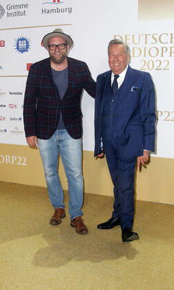 Gregor Meyle and Roland Kaiser at the award ceremony German Radio Award on 8 09 2022 in Hamburg German Radio Award 2022 award ceremony in Hamburg