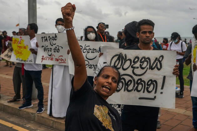 Protest In Colombo, Sri Lanka Anti-government protesters are chanting slogans at Galle Face. September 09, 2022 Colombo, Sri Lanka. This protest was held to demand the release of the activists who were imprisoned in the recent protests and to remember all those who died or were disabled during the recent protests. Apart from this, their main slogans were to demand not to increase the prices of goods. Colombo Sri Lanka Copyright: xThilinaxKaluthotagex originalFilename: kaluthotage-notitle220909_npyx8
