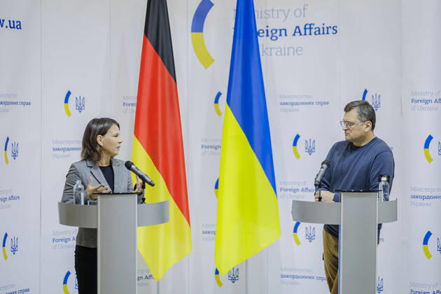 Annalena Baerbock Buendnis 90 Die Gruenen , German Foreign Minister, meets in Kiev the Foreign Minister of Ukraine, Dmytro Kuleba Here at a joint press conference Kiev, 10 09 2022 Kiev Ukraine Copyright: xThomasxTrutschelx