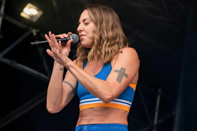 September 10, 2022, Hertfordshire, United Kingdom: Mel C AKA Sporty Spice performing live on stage during the festival. Pub in The Park, now the biggest food and music festival to tour the UK made a stop at St Albans in Hertfordshire .Saturday afternoon the live music stage featured music artists Kaiser Chiefs - Ricky Wilson, Andrew White, Simon Rix, Vijay Mistry and Nick peanut Baines, Melanie C Mel C who is best known as one of the five members of the Spice Girls, during which time she was nicknamed Sporty Spice and the band Dodgy. Also spotted around the festival site were Hairy Biker - Si King and Adam Woodyatt best known for his role as Ian Beale in the BBC soap opera EastEnders. Hertfordshire United Kingdom - ZUMAs197 20220910_zaa_s197_384 Copyright: xBonniexBritainx