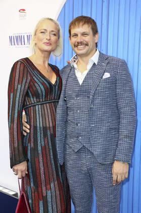 Eva Mona Rodekirchen with husband Bjorn Geske at the premiere of the musical Mamma Mia at Stage Theater Neue Flora Hamburg, 11 09 2022 Foto:xgbrcix xFuturexImage