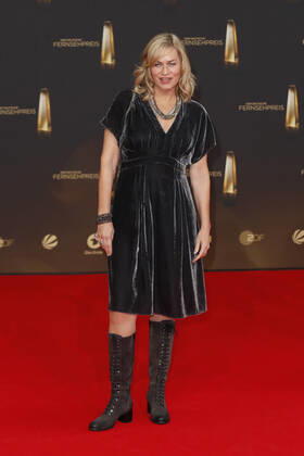 The German Television Award 2021 Gesine Cukrowski on the red carpet at the award ceremony The German Television Award The TV Highlights of the Year on September 14 at MMC Studios Cologne Copyright: xEventpressxGolejewskix