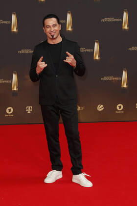 The German Television Award 2021 Bülent Ceylan on the red carpet at the award ceremony The German Television Award The TV highlights of the year on September 14 at MMC Studios Cologne Copyright: xEventpressxGolejewskix