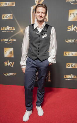 20220916 Kurier Romy-Branchenfest 2022 WIEN, OESTERREICH - 16. SEPTEMBER: Schauspieler und Romy-Preistraeger 2022 Julian Waldner bei seiner Ankunft am roten Teppich vor dem Kurier Romy-Brachenfest 2022, bei dem im Rahmen einer festlichen Verleihung, die kreativen Talente hinter der Kamera in 15 Kategorien Nomnierten, geehrt werden am 16. September 2022 im Gartenbaukino in Wien, Oesterreich. 220916_SEPA_17_017 Copyright: xIsabellexOuvrardx SEPAxMedia