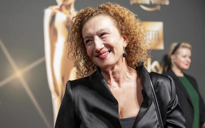 20220916 Kurier Romy-Branchenfest 2022 WIEN, OESTERREICH - 16. SEPTEMBER: Schauspielerin Verena Altenberger bei Ihrer Ankunft mit Freundin Julia am roten Teppich vor dem Kurier Romy-Brachenfest 2022, bei dem im Rahmen einer festlichen Verleihung, die kreativen Talente hinter der Kamera in 15 Kategorien Nomnierten, geehrt werden am 16. September 2022 im Gartenbaukino in Wien, Oesterreich. 220916_SEPA_17_007 Copyright: xIsabellexOuvrardx SEPAxMedia