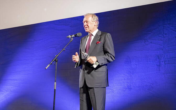 20220916 Kurier Romy-Branchenfest 2022 WIEN, OESTERREICH - 16. SEPTEMBER: Produzent Herbert Kloiber, Preistraeger der Platin Romy 2022 fuer sein Lebenswerk bei dem Kurier Romy-Brachenfest 2022, bei dem im Rahmen einer festlichen Verleihung, die kreativen Talente hinter der Kamera in 15 Kategorien Nomnierten, geehrt werden am 16. September 2022 im Gartenbaukino in Wien, Oesterreich. 220916_SEPA_17_027 Copyright: xIsabellexOuvrardx SEPAxMedia