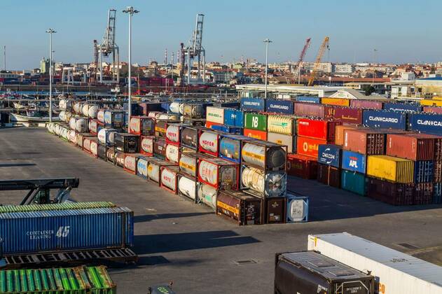 IMAGO Creative: Business, Inflation und Lieferketten Container ship port in Leixoes, Leixoes; Portugal: Container ship port in Leixoes, Oporto. Most important port in the north of Portugal, Leixoes; Portugal: Container ship port in Leixoes, Oporto. Most important port in the north of Portugal, 21.04.2022, Copyright: xruivalesousax Panthermedia31349214.jpg
