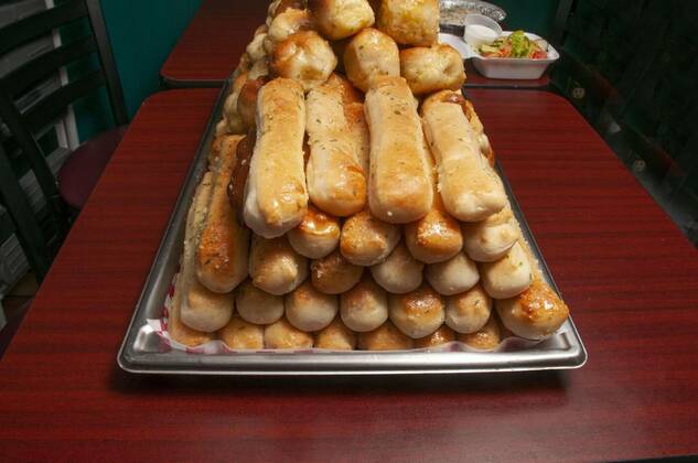 IMAGO Creative, Food, Brot, Knoblauchbrot Delicious bread sticks, delicious Italian side dish known as bread sticks, delicious Italian side dish known as bread sticks, 04.06.2022, Copyright: xrobeox Panthermedia31479605.jpg