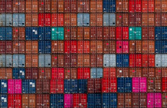 IMAGO Creative: Business, Inflation und Lieferketten Stack of logistics container. Cargo and shipping business. Container ship for export logistics. Logistic industry. Container for truck, ship, and air logistics. Container depot service and transport., Stack of logistics container. Cargo and shipping business. Container ship for export logistics. Logistic industry. Container for truck, ship, and air logistics. Container depot service and transport., Stack of logistics container. Cargo and shipping business. Container ship for export logistics. Logistic industry. Container for truck, ship, and air logistics. Container depot service and transport., 03.09.2022, Copyright: xFahronix Panthermedia31804182.jpg