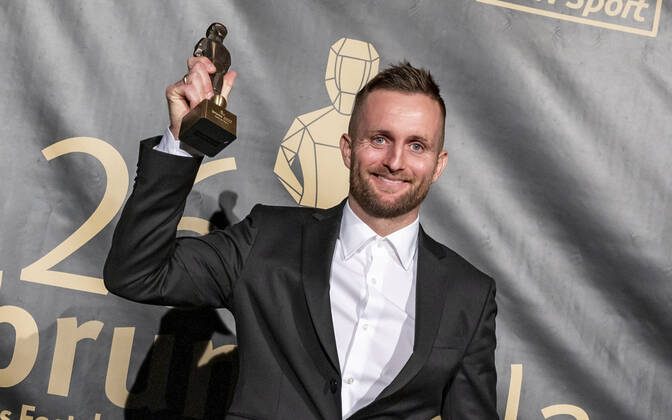 20220919 26. Bruno-Gala WIEN, OESTERREICH - 19. SEPTEMBER: Spieler von SC AUstria Lustenau Muhammed-Cham Saracevic, Preistraeger der Bruno-Award in der Kategorie Spieler der Saison 2. Liga praesentiert von ML Marketing waehrend der Preisverleihung anlaesslich des 26. Bruno Galas, Das Fest Der SpielerInnen, praesentiert von Kronen Zeitung im Globe Wien in der Marx-Halle am 19. September 2022 in Wien, Oesterreich. 220919_SEPA_17_005 Copyright: xIsabellexOuvrardx SEPAxMedia