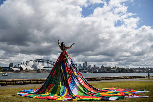 THE AMSTERDAM RAINBOW DRESS, Susie Wrong models the Amsterdam Rainbow Dress at the Royal Botanic Garden, ahead of the Sydney WorldPride Human Rights Conference, in Sydney, Tuesday, September 20, 2022. ( NO ARCHIVING, EDITORIAL USE ONLY, NO USE IN BOOKS WITHOUT CONSENT SYDNEY NSW AUSTRALIA Copyright: xBIANCAxDExMARCHIx 20220920001706105683