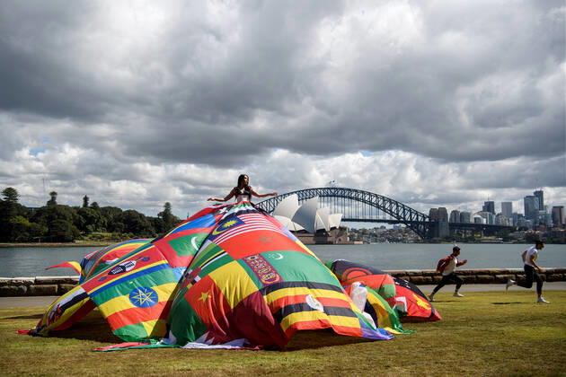 THE AMSTERDAM RAINBOW DRESS, Susie Wrong models the Amsterdam Rainbow Dress at the Royal Botanic Garden, ahead of the Sydney WorldPride Human Rights Conference, in Sydney, Tuesday, September 20, 2022. ( NO ARCHIVING, EDITORIAL USE ONLY, NO USE IN BOOKS WITHOUT CONSENT SYDNEY NSW AUSTRALIA Copyright: xBIANCAxDExMARCHIx 20220920001706105704