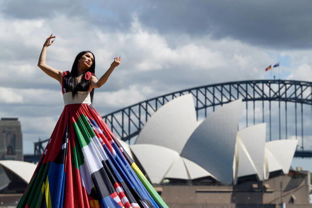 THE AMSTERDAM RAINBOW DRESS, Susie Wrong models the Amsterdam Rainbow Dress at the Royal Botanic Garden, ahead of the Sydney WorldPride Human Rights Conference, in Sydney, Tuesday, September 20, 2022. ( NO ARCHIVING, EDITORIAL USE ONLY, NO USE IN BOOKS WITHOUT CONSENT SYDNEY NSW AUSTRALIA Copyright: xBIANCAxDExMARCHIx 20220920001706105784