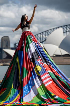 THE AMSTERDAM RAINBOW DRESS, Susie Wrong models the Amsterdam Rainbow Dress at the Royal Botanic Garden, ahead of the Sydney WorldPride Human Rights Conference, in Sydney, Tuesday, September 20, 2022. ( NO ARCHIVING, EDITORIAL USE ONLY, NO USE IN BOOKS WITHOUT CONSENT SYDNEY NSW AUSTRALIA Copyright: xBIANCAxDExMARCHIx 20220920001706105866