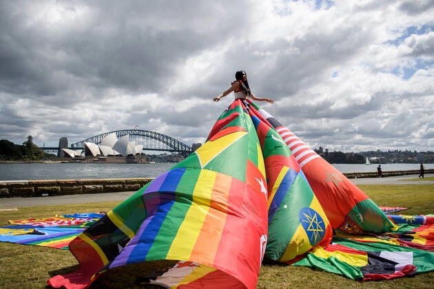 THE AMSTERDAM RAINBOW DRESS, Susie Wrong models the Amsterdam Rainbow Dress at the Royal Botanic Garden, ahead of the Sydney WorldPride Human Rights Conference, in Sydney, Tuesday, September 20, 2022. ( NO ARCHIVING, EDITORIAL USE ONLY, NO USE IN BOOKS WITHOUT CONSENT SYDNEY NSW AUSTRALIA Copyright: xBIANCAxDExMARCHIx 20220920001706105904