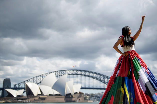 THE AMSTERDAM RAINBOW DRESS, Susie Wrong models the Amsterdam Rainbow Dress at the Royal Botanic Garden, ahead of the Sydney WorldPride Human Rights Conference, in Sydney, Tuesday, September 20, 2022. ( NO ARCHIVING, EDITORIAL USE ONLY, NO USE IN BOOKS WITHOUT CONSENT SYDNEY NSW AUSTRALIA Copyright: xBIANCAxDExMARCHIx 20220920001706105923