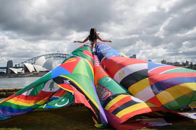 THE AMSTERDAM RAINBOW DRESS, Susie Wrong models the Amsterdam Rainbow Dress at the Royal Botanic Garden, ahead of the Sydney WorldPride Human Rights Conference, in Sydney, Tuesday, September 20, 2022. ( NO ARCHIVING, EDITORIAL USE ONLY, NO USE IN BOOKS WITHOUT CONSENT SYDNEY NSW AUSTRALIA Copyright: xBIANCAxDExMARCHIx 20220920001706105942
